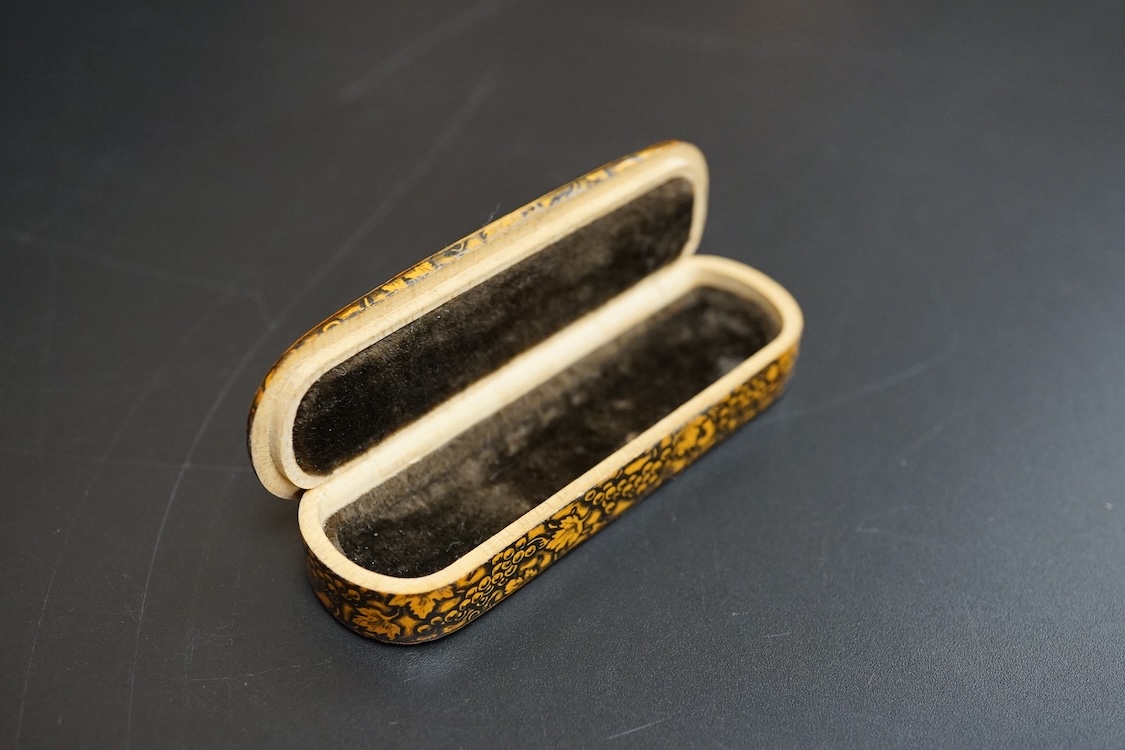 An early Mauchline ware penwork 'hunting' toothpick case, 7cm in length